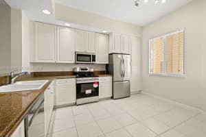 17 Harbour Isle Drive, Fort Pierce, FL 34949 - MLS#A11969356