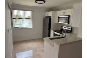 1002 Adams Ave 1002f, Homestead