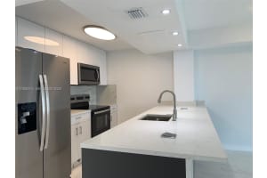 2980 Point East Dr, D-508, Aventura