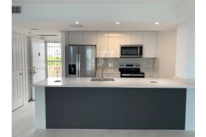 2980 Point East Dr, D-508 Aventura, FL 33160 - MLS#A11969374