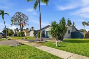 11435 Nw 41st St Sunrise, FL 33323 - MLS#A11969436