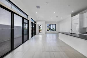 8120 Nw 43rd St Doral, FL 33166 - MLS#A11969439