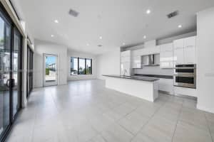 8120 Nw 43rd St 8120 Doral, FL 33166 - MLS#A11969456