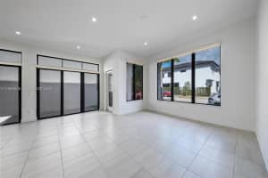 8120 Nw 43rd St 8120 Doral, FL 33166 - MLS#A11969456