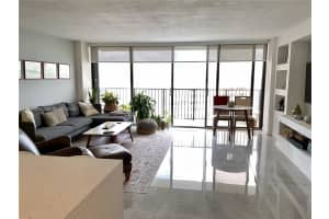 1450 Brickell Bay Dr 1602 Miami, FL 33131 - MLS#A11969495