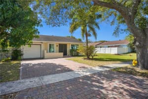 5550 S Lakewood Cir S Unit H Margate, FL 33063 - MLS#A11969606