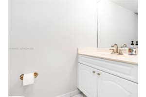 835 Ne 17th Way Fort Lauderdale, FL 33304 - MLS#A11969623