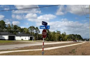 803 E Colyer St Lehigh Acres, FL 33974 - MLS#A11969655