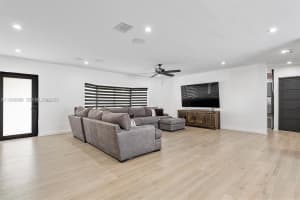 10950 Nw 16th Ct Pembroke Pines, FL 33026 - MLS#A11969696