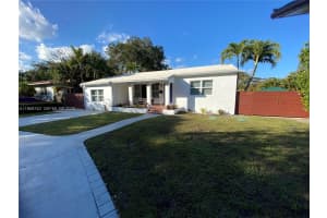 951 Ne 116th St Biscayne Park, FL 33161 - MLS#A11969743