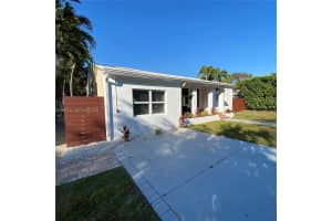 951 Ne 116th St Biscayne Park, FL 33161 - MLS#A11969743