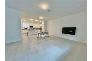 4654 Nw 83rd Pkwy 4654 Doral, FL 33166 - MLS#A11969783