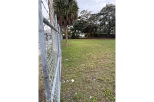 752 Opa Locka Blvd Miami, FL 33168 - MLS#A11969792