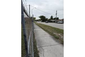 752 Opa Locka Blvd Miami, FL 33168 - MLS#A11969792
