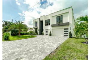 333 Ne Spanish Ct Boca Raton, FL 33432 - Off Market