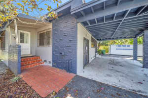 890 Ne 138th St North Miami, FL 33161 - MLS#A11969823