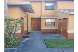 2461 Nw 56th Ave 105, Lauderhill