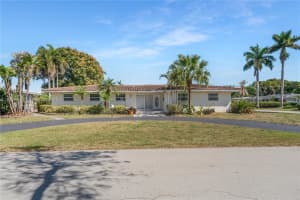 215 Entrada Dr 1 Hollywood, FL 33021 - MLS#A11969905