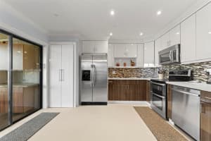 3370 Beau Rivage Dr B8 Pompano Beach, FL 33064 - MLS#A11969947