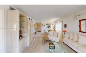 9681 Sunrise Lakes Blvd 201 Sunrise, FL 33322 - MLS#A11970015