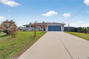 1220 Moore Run, La Belle