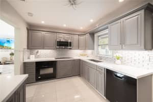 2121 Ne 62nd St Fort Lauderdale, FL 33308 - MLS#A11970112