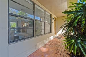 3035 Hayes St Hollywood, FL 33021 - MLS#A11970125