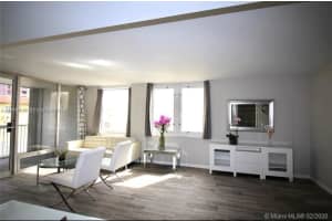 2200 Ne 33rd Ave 2k Fort Lauderdale, FL 33305 - MLS#A11970143