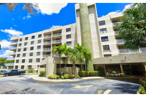 901 Hillcrest Dr 311, Hollywood