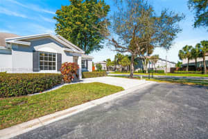 5911 Kelsey Ln Tamarac, FL 33321 - MLS#A11970204