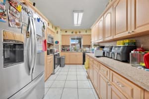 590 W 35th Pl Hialeah, FL 33012 - MLS#A11970214