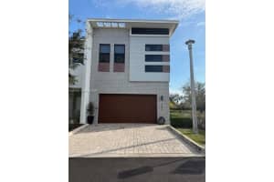4396 Nw 9th St, Plantation