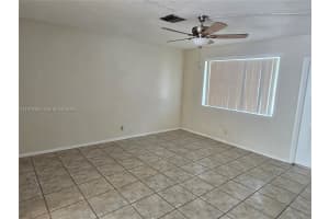 5820 Nw 19th St B Sunrise, FL 33313 - MLS#A11970350