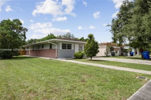5632 Hayes St Hollywood, FL 33021 - MLS#A11970353