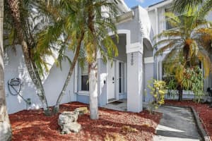 4700 Grapevine Way Davie, FL 33331 - MLS#A11970378