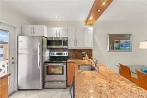 5121 W Oakland Park Blvd 304 Lauderdale Lakes, FL 33313 - MLS#A11970384