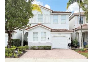10832 Nw 84th St, Doral
