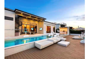 2225 Ne 19th St Fort Lauderdale, FL 33305 - MLS#A11970436