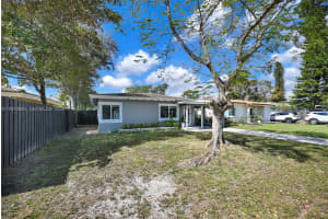 1221 Nw 7th Ave Fort Lauderdale, FL 33311 - MLS#A11970463