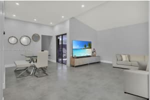 17032 Nw 63rd Pl, Hialeah