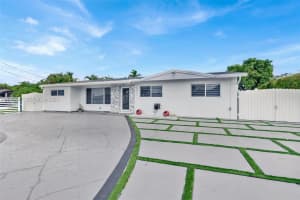 5521 Sw 104th Ave Miami, FL 33165 - MLS#A11970577