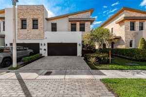 7902 Nw 105th Ct 7902 Doral, FL 33178 - MLS#A11970633