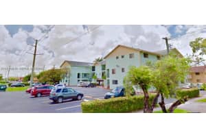 1521 W 42nd Pl 18, Hialeah