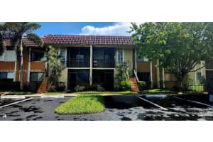 327 Lakeview Dr 103 Weston, FL 33326 - MLS#A11970652