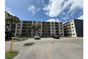 10090 Nw 80th Ct 1206 Hialeah Gardens, FL 33016 - MLS#A11970664