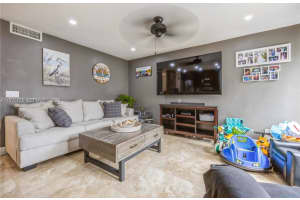 11208 Nw 15th St Pembroke Pines, FL 33026 - MLS#A11970735