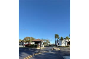 201 Lake Pointe Dr 202 Oakland Park, FL 33309 - MLS#A11970751