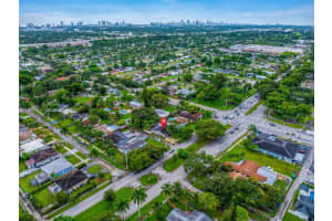 911 N Park Rd, Hollywood