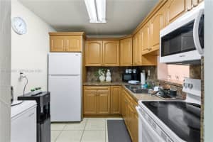 5201 Nw 7th St 105 Miami, FL 33126 - MLS#A11970852