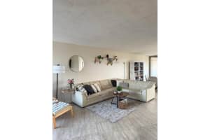 6911 Environ Blvd 8l, Lauderhill